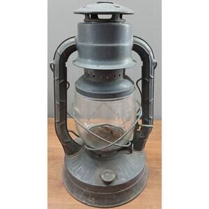 Antique Dietz No.2 D-Lite Kerosene Lantern NY USA LOC-NOB Globe Vintage 1930s